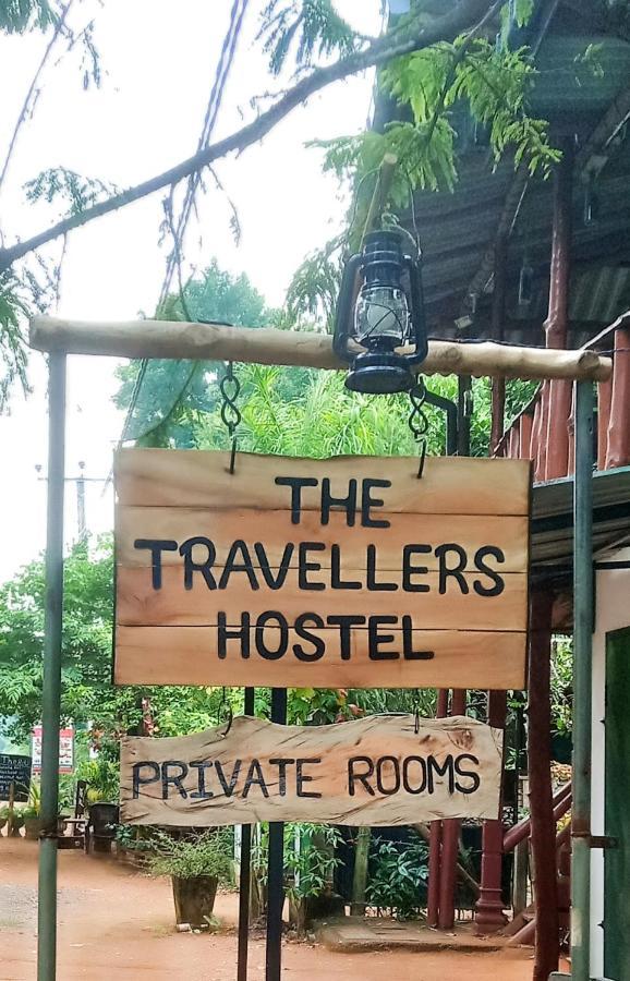 The Traveller'S Hostel & Private Rooms Σιγκιρίγια Εξωτερικό φωτογραφία