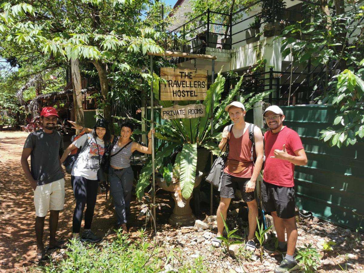 The Traveller'S Hostel & Private Rooms Σιγκιρίγια Εξωτερικό φωτογραφία